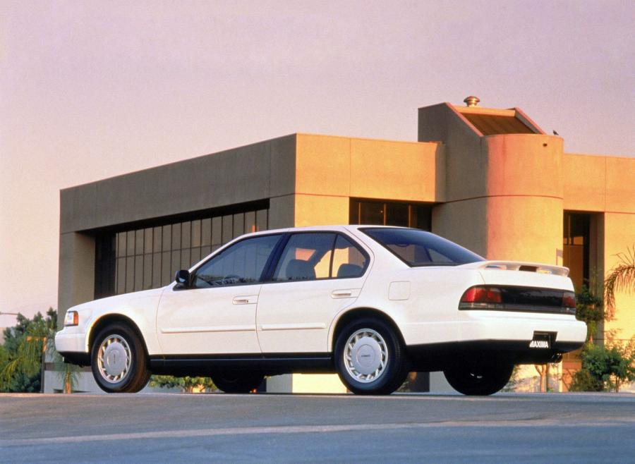  Nissan Maxima 1989 года  (US) (фото 2 из 4)